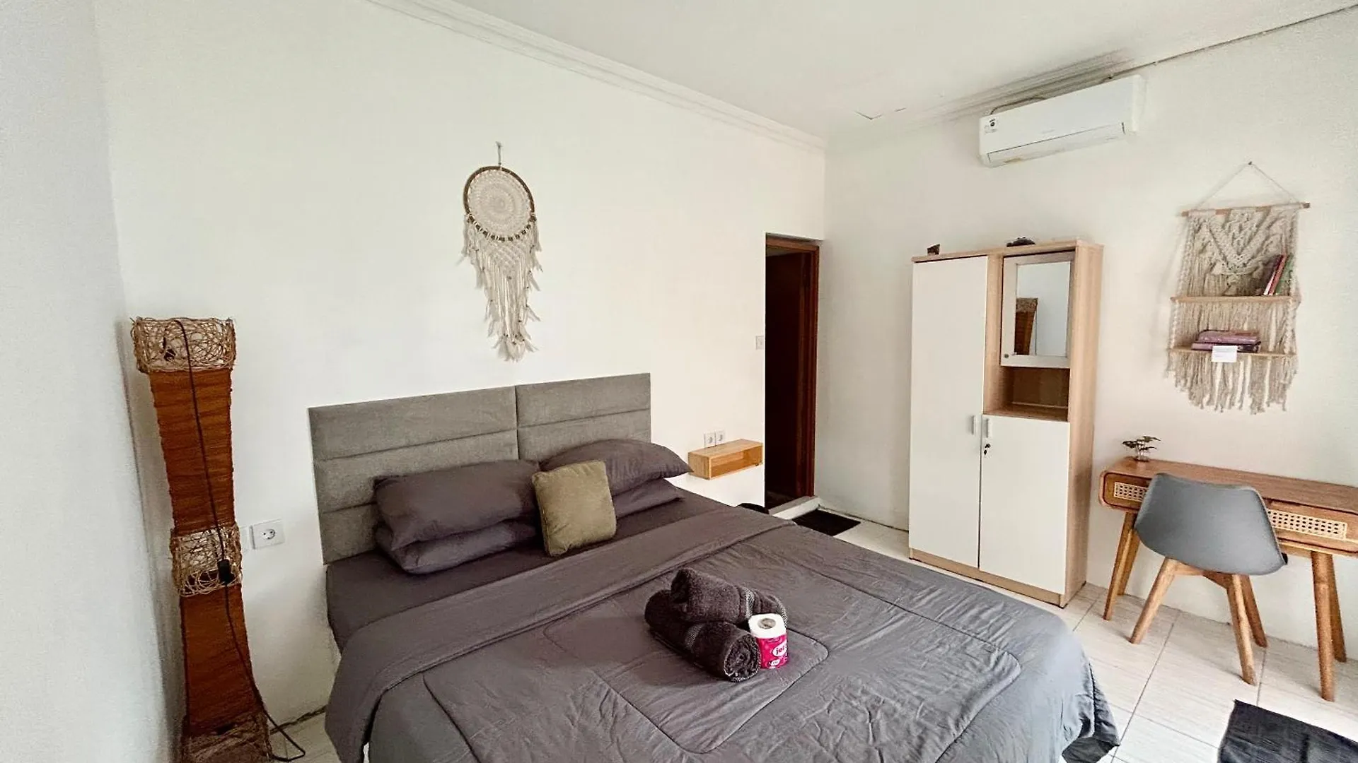 White Sandat Guest House 우붓